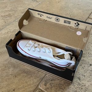 NEW IN BOX white converse